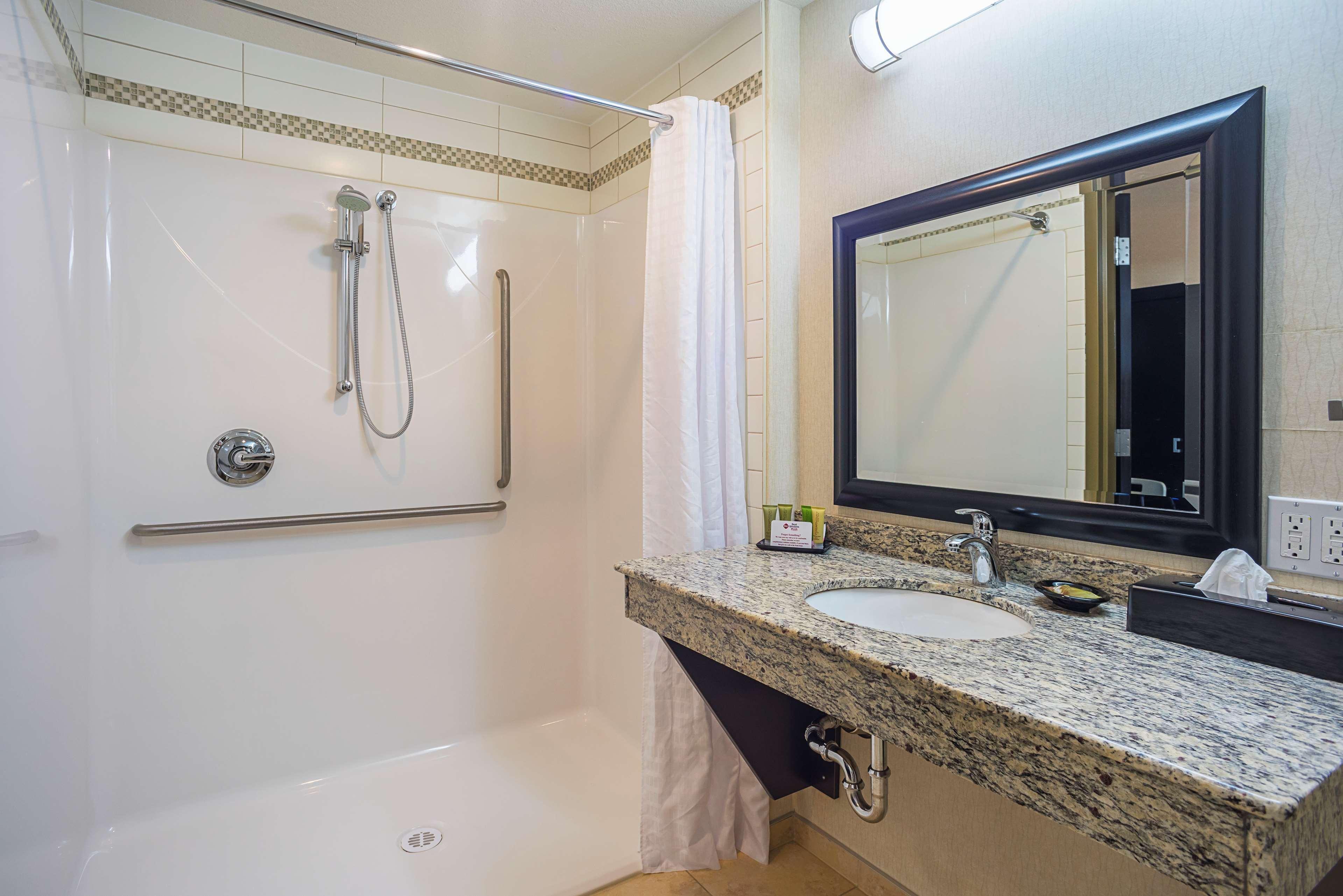 Best Western Wainwright Inn & Suites Exterior foto