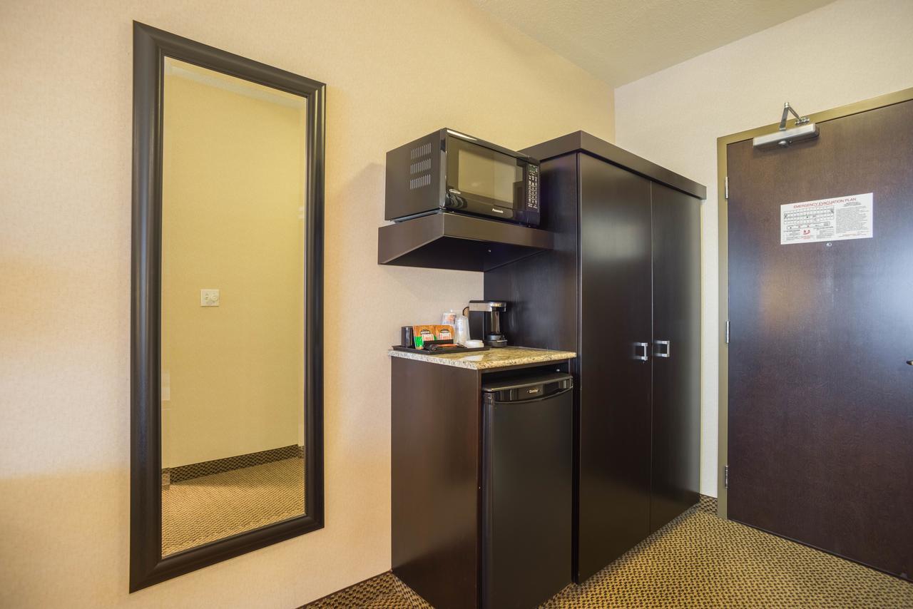 Best Western Wainwright Inn & Suites Exterior foto